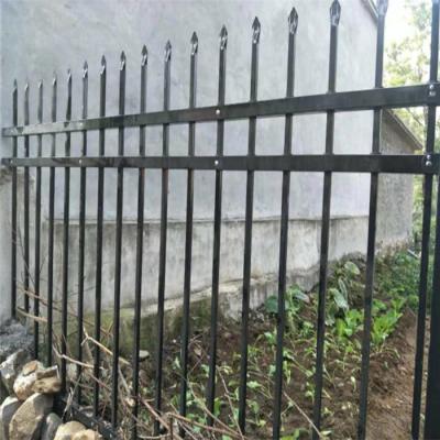China 1800mm X 2400mm Garrison Tubular Spear Top Metal Fence for sale