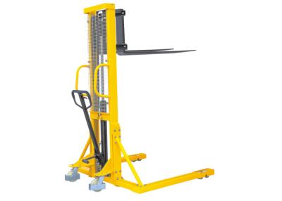 China 0.5 Ton Manual Straddle Pallet Stacker With Adjustable Forks Yellow Color for sale
