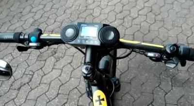 Chine Compteur de vitesse électrique rechargeable d'ordinateur de vélo sans fil portatif avec MP3 à vendre