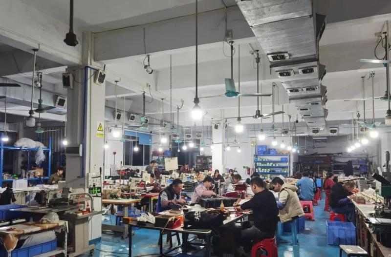 Verified China supplier - Dongguan Langqin Leather Hardware Co., Ltd.