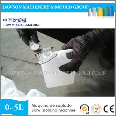 China máquina del moldeo por insuflación de aire comprimido de la protuberancia del molde de 5L Jerry Cans Auto-Deflashing High Quality en venta