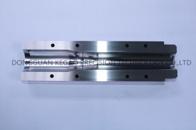 China El molde plástico de la precisión parte SKD61 la ronda de la exactitud del material 0.001m m en venta