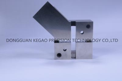 China Precisão do material 52HRC 0.003mm das peças SKD11 da modelação por injeção do metal do bloco à venda