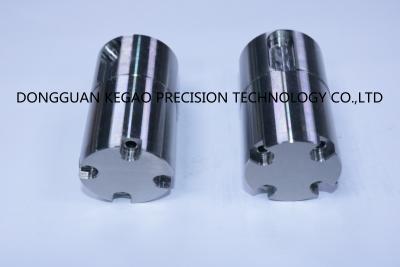 中国 SKD61 48-50 HRC 0.02 EDMの角度を磨くプラスチック自動身体部分の高さ 販売のため