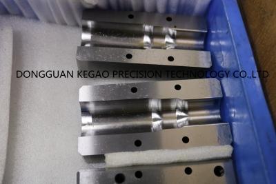 China Peças da modelação por injeção do metal SKD61, peças de metal do Cnc do Oem 53HRC à venda