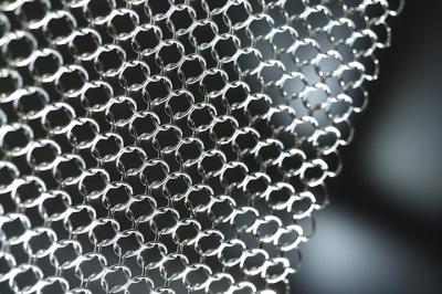 Chine Séparation tressée de pièce de rideaux en chaîne de perle d'acier inoxydable d'anneau en métal de courrier à vendre