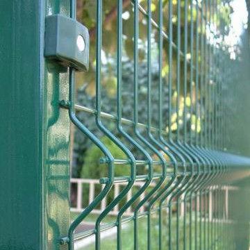 China Razor Welded Wire Mesh Fence Panels In 6 Gauge Airport Security Perimeter for sale