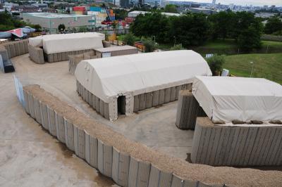 China Protective Barrier House Wall Bastion Wall Hesco Raid Deployment For Military Defense for sale