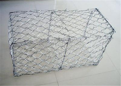 China Las cestas hexagonales galvanizadas sumergidas calientes de la malla de alambre del gabion emparedan precio en venta