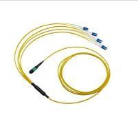 China 8 fibras MTP a LC 8F Fibra óptica monomodo MTP-LC 2.0mm Cables de mazo recto en venta