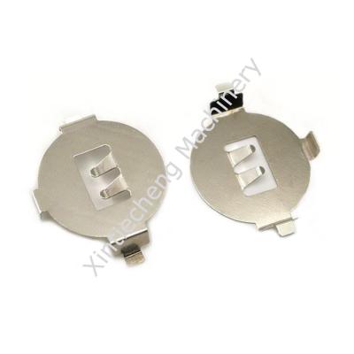 China Metal de aluminio de plata de la precisión que sella las piezas que anodizan para la batería del botón en venta