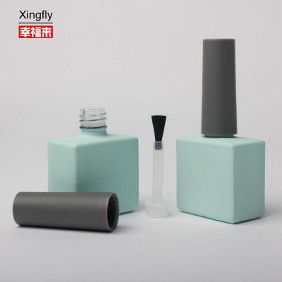 China Botella de vidrio de esmalte de uñas suave y vacío de 14 ml de color personalizado Botella de esmalte de gel UV de etiqueta privada en venta