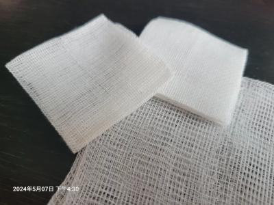 China Esponjas de gasa de algodón suave Embalaje estéril Plie para el cuidado de heridas Certificado ISO en venta