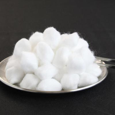 China White Medical Sterile Or Non Sterile Cotton Ball 100% Cotton Bleached Materials for sale
