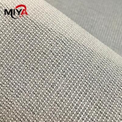 China Poliéster 100% de conexão fundível de tricô 40GSM tecido feito malha à venda