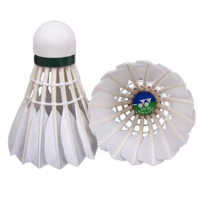 China 12pcs Duck Feather Shuttlecock Badminton Goose Feather Shuttlecock Flying Straight for sale