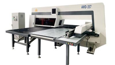 中国 2-6mm 4000w CNC繊維レーザーの打抜き機ステンレス鋼およびアルミニウム 販売のため