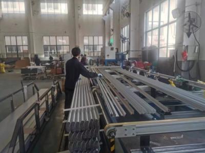 China Quadro de alumínio de painel solar de alta resistência à corrosão com anodização e resistência a intempéries à venda