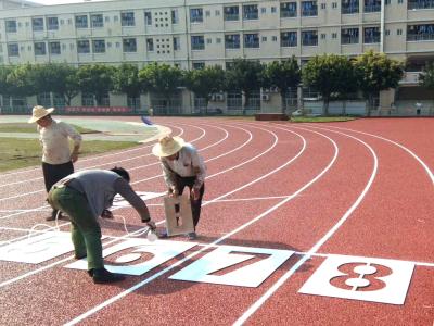 中国 3mm赤く青い屋外の運動場に床を張る2つの層の総合的なスポーツ 販売のため