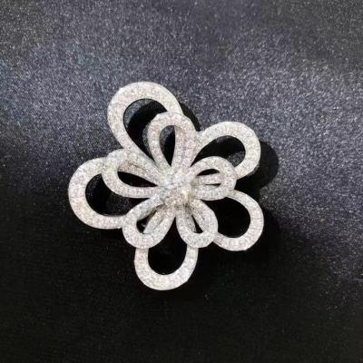 China Pave Full Diamonds 18K White Gold Pendant Van Cleef And Arpels Flowerlace Pendant for sale