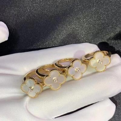 中国 ヴァンCleefおよびArpelsアルハンブラ4の葉のクローバーのダイヤモンド指輪18kのイエロー・ゴールドの贅沢の宝石類 販売のため
