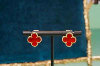 China Best Quality Gold Jewelry 18k Custom Jewelry Van Cleef Frivole Earrings for sale