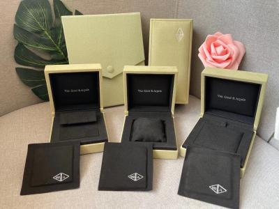 China Estojo de armazenamento de couro personalizado para joias de alta durabilidade com fecho de trava à venda