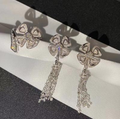 Chine Hautes vraies boucles d'oreille durables d'or de Diamond Earrings Varying Weight 18K pour des filles à vendre