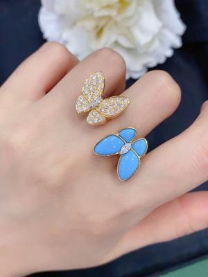 China Luxury Sparkles 18K Gold Diamond Ring Diamond Round Cut With Blue Stone for sale