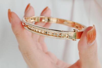 Chine Trouvez les bijoux HK parfaits pour les besoins de vos clients Fabrique de bijoux de marques de luxe à vendre