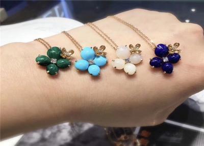 China Customized  18K Gold Diamond Pendant Flower Shape For Young Ladies for sale
