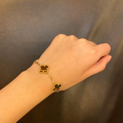 China Yellow Gold Van Cleef & Arpels Vintage Alhambra Bracelet 5 Motifs With Tiger'S Eye Stone for sale