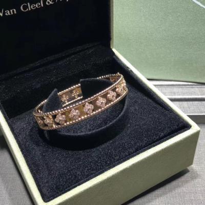 China Personalized Van Cleef Jewelry As Wedding Anniversary / Birthday Party Gift for sale