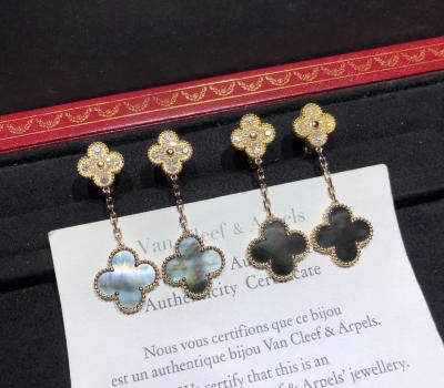 Chine 2 motifs 18K Rose Gold Magic Alhambra Earrings avec le fabricant fait sur commande de bijoux d'extrémité de Grey Mother Of Pearl High à vendre