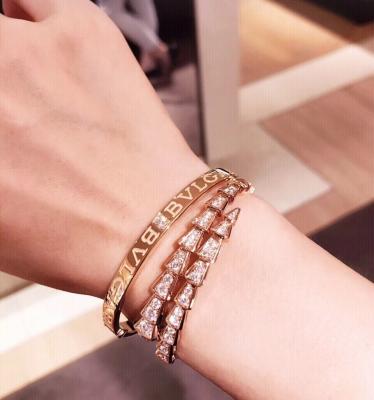 China Fashion 18K Gold Charm Bracelet Custom Made With Diamond And Gemstone for sale