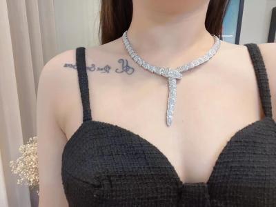 Chine Camouflage du collier de vipère de Diamond Necklace 39cm  Serpenti d'or de Vvs 18K à vendre
