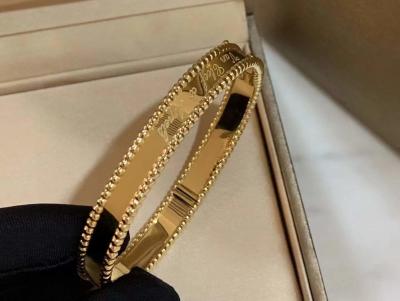 China Fabricantes da joia perto de mim que ajusta-se contra o ajuste da HK do ouro do saudita à venda