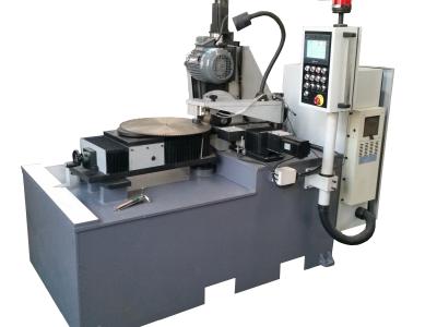Chine CZ900/CZ2500 TCT TIPS Circular Cold Saw Machine Tooth Pocket Grinding Machine With Loader à vendre