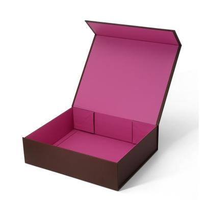 中国 注文のロゴによって印刷されるボール紙の小さい中型の磁石箱の紫色のピンク磁気ギフト用の箱 販売のため