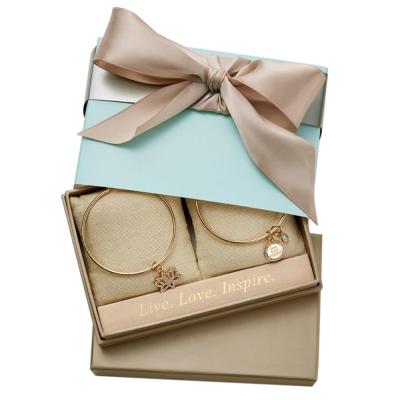 中国 Personalised Luxury Packaging Boxes Eco Friendly Empty Bracelet Gift Boxes For Jewelry 販売のため