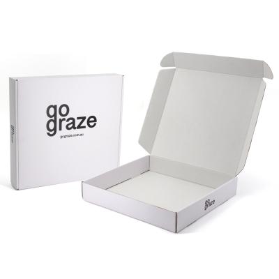 Китай Custom Logo Luxury Paper Packaging Shipping Boxes For Clothes Business продается