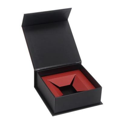 China Custom Logo Premium Perfume Magnetic Paper Gift Box With Paper Insert for sale