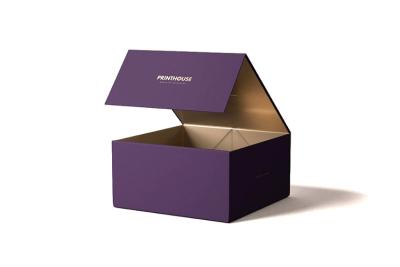 China Caja de regalo magnética de lujo hecha a mano, caja rígida de la cartulina con la tapa cerrada magnética en venta
