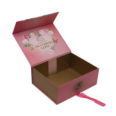 China Collapsible Magnetic Closure Gift Box With Ribbon , Paper Gift Box Rose Red Color for sale