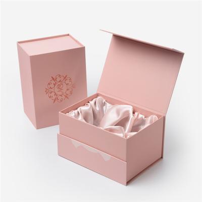 China Pink Paper Gift Boxes With Magnetic Catch / Jewelry Cardboard Box for sale