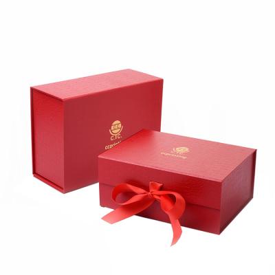 China Varnishing Red Magnetic Cardboard Gift Boxes / Magnetic Box Packaging for sale