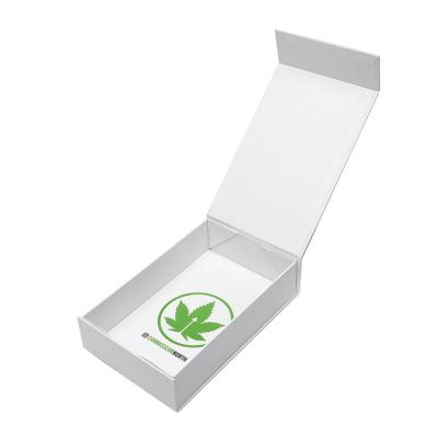 Chine Petit emballage magnétique de papier adapté aux besoins du client de boîte-cadeau avec le logo fait sur commande à vendre