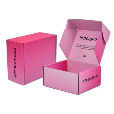 China Kundenspezifische Luxussteigungs-Rosa-Farbpapppapier-Postsendungs-Verpackenkästen zu verkaufen
