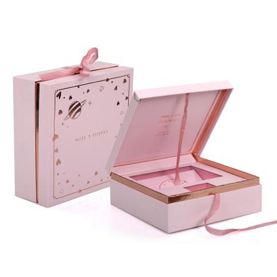 China China Custom Magnetic Personalised Paper Gift Box For Handbag Packaging for sale