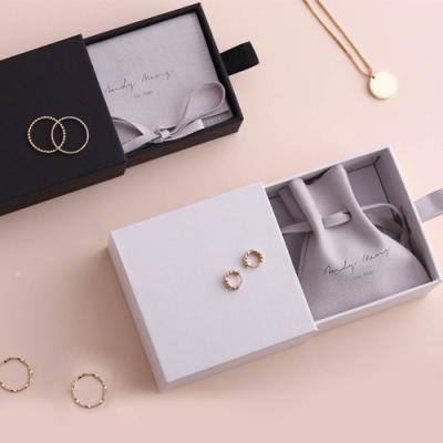 Chine La coutume a imprimé la boîte personnalisée rose de luxe d'emballage de Jewelery de bracelet avec la poche à vendre